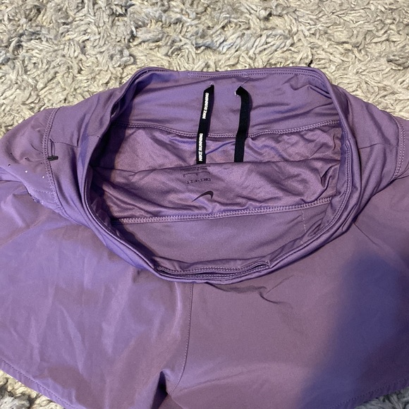 Nike tie purple shorts - Picture 3 of 3